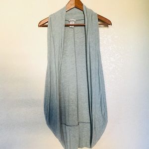 Sleeveless cardigan